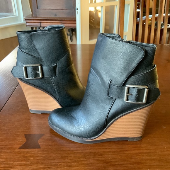 Black wedge heel - Picture 3 of 3